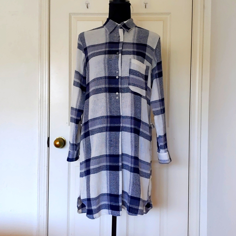 NWOT. Zara Wool and Nylon Navy Blue and White Plaid Long Sleeve Loose Fit Dress.
